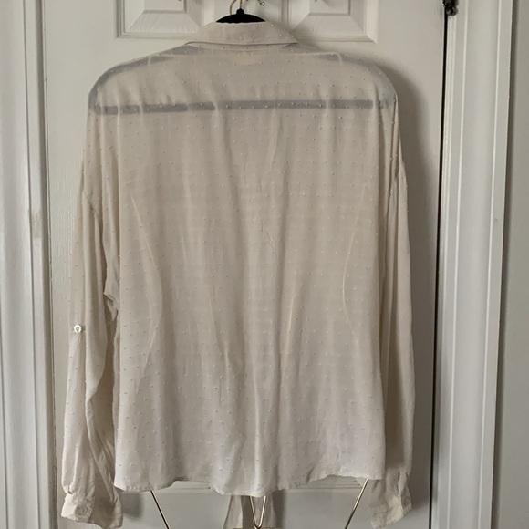 Darling Cream Button Down Blouse Size XL. #360 - Picture 4 of 9